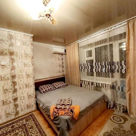 Flat in the city center Уралск Екстериор снимка
