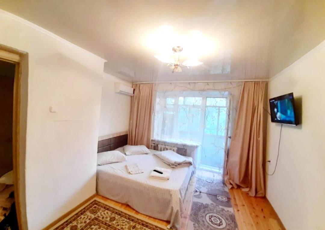 Flat in the city center Уралск Екстериор снимка