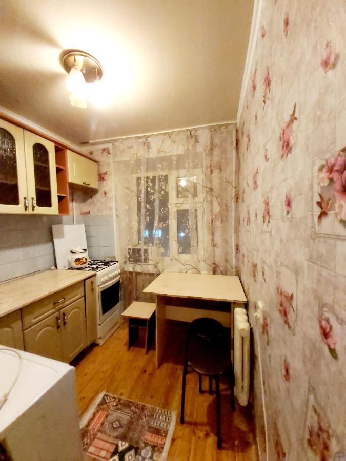 Flat in the city center Уралск Екстериор снимка