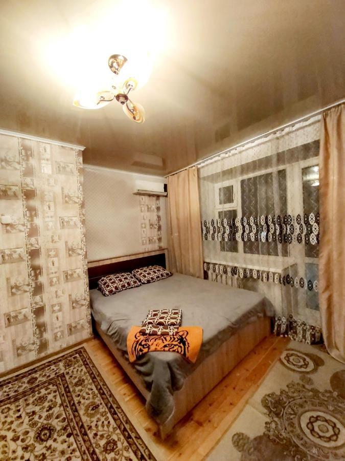 Flat in the city center Уралск Екстериор снимка