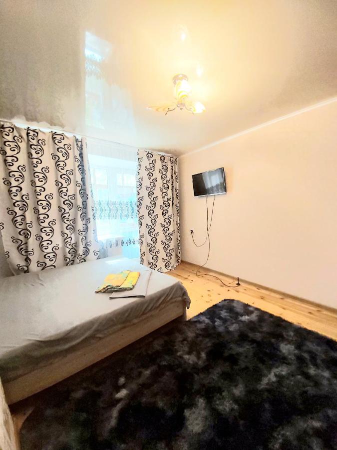 Flat in the city center Уралск Екстериор снимка