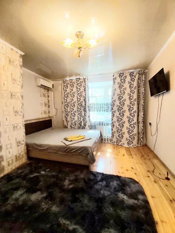 Flat in the city center Уралск Екстериор снимка